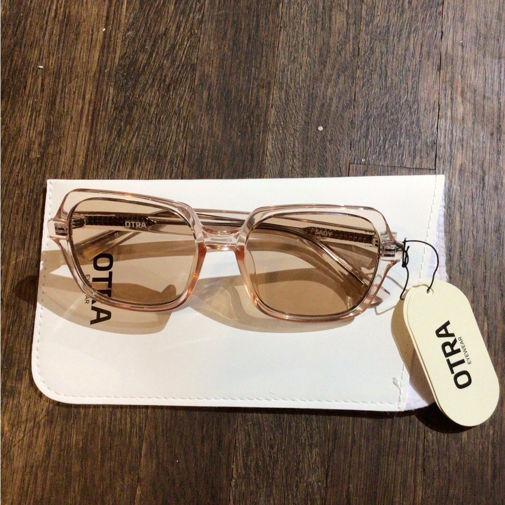 NEW! OTRA Sady blush Square Sunglasses